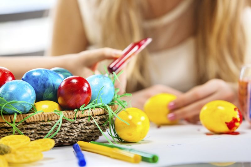 Eier färben - Ideen zum Selbermachen - Deko & Feiern, DIY - ZENIDEEN