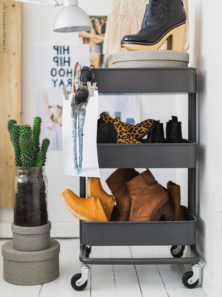 Ikea skyvedrer. latest affordable gjem rotet bak glasset i skjenken ...