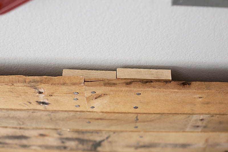 Kopfteil für bett aus europaletten selber bauen diy anleitung ...