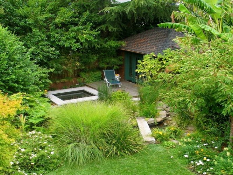ein so grüner japanischer Garten