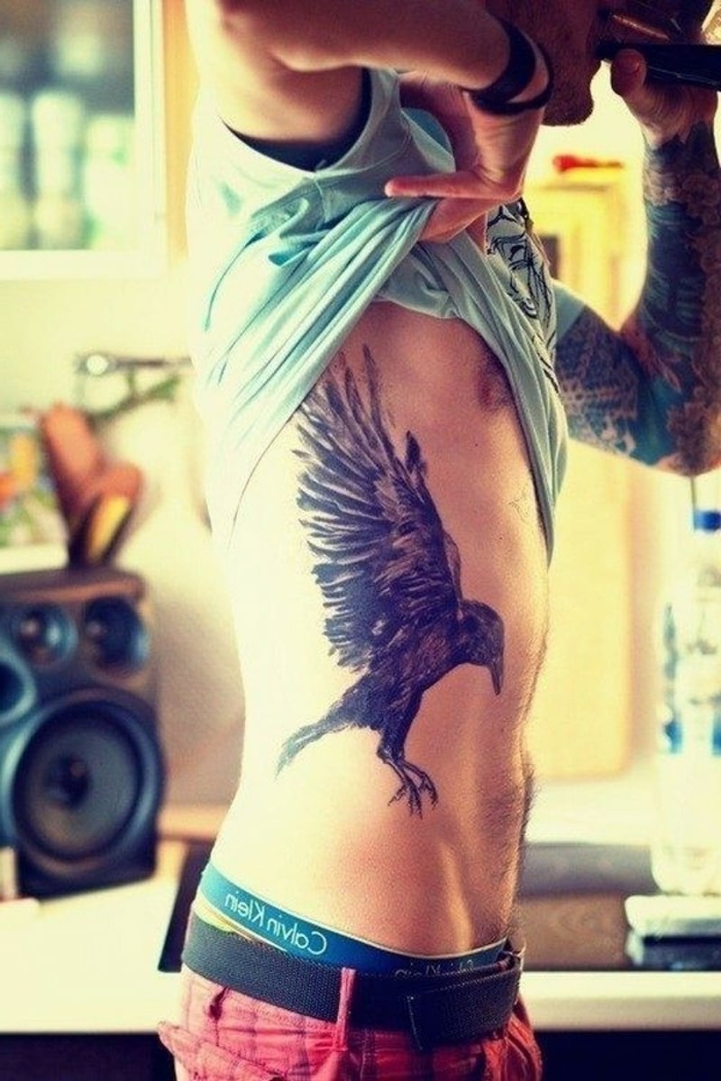 beste-tattoos-Raven tattoo ideas for men