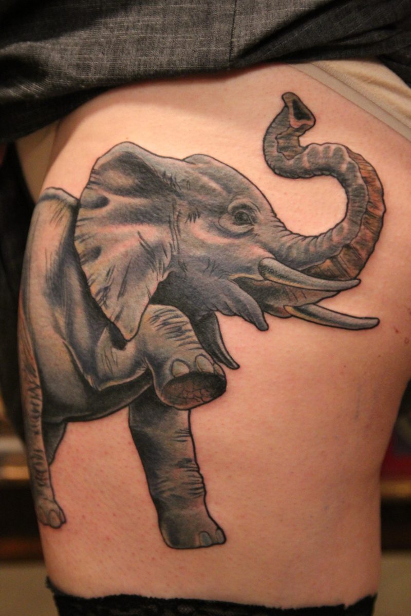 Elefant Tattoo Frau