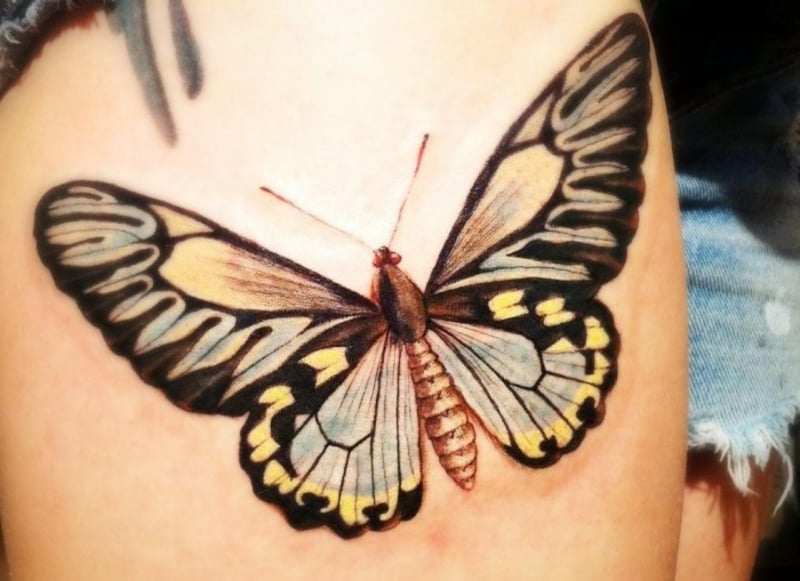 grosses Tattoo Schmetterling