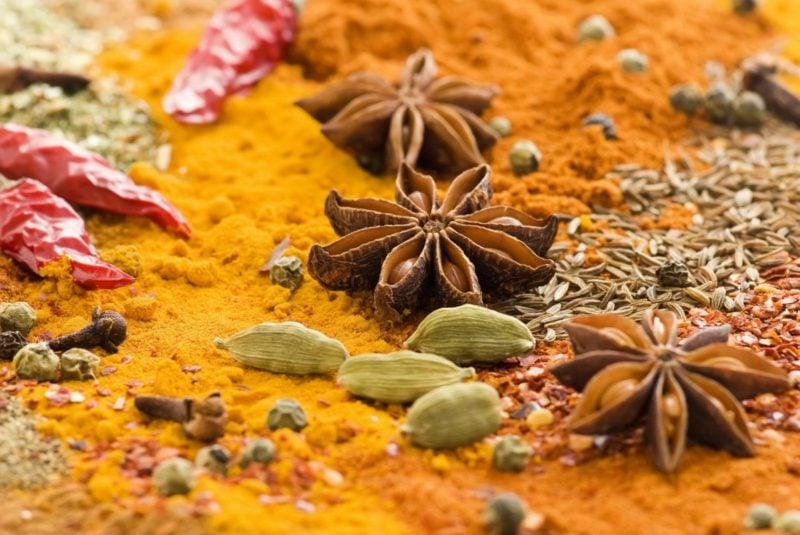 natürliche antibiotika curry spices