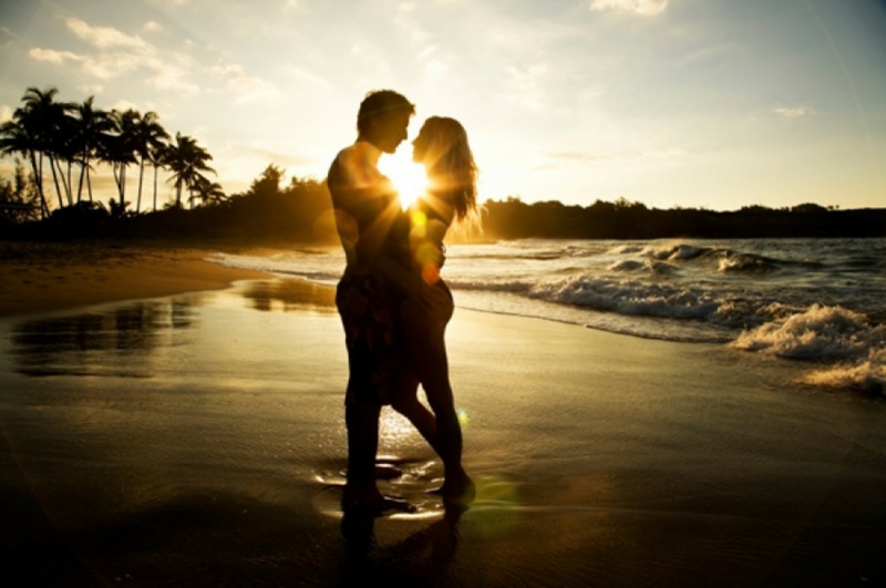 romantische-ideen-love-couple-beach-kiss-kissing-hot couple in sun shine-love images download-romantic love images download-lonelyness-alone-www.143loveu.blogspot.in