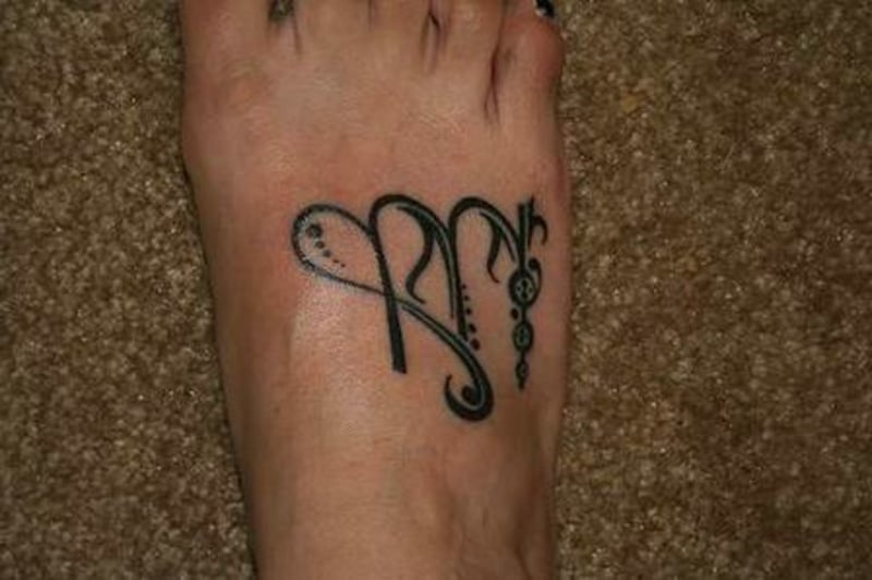 sternzeichen-tattoo-elegant-virgo-tattoo-e28093-zodicac-nice-design-ankle