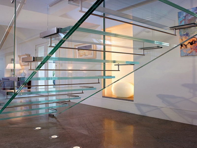 moderne treppen aus glas und korridor