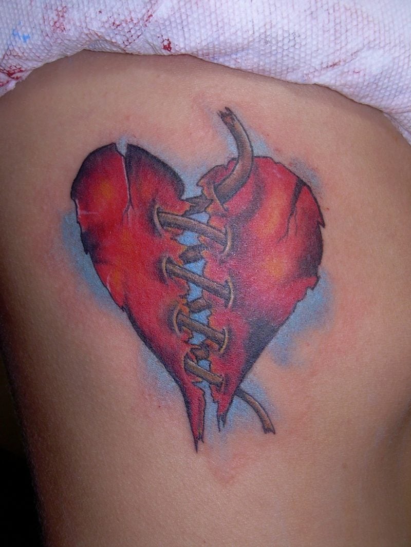 Herz Tattoo Red Broken Heart