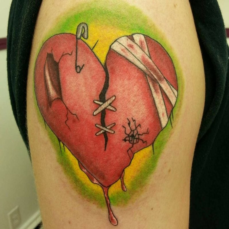 Herz Tattoo Damaged Heart