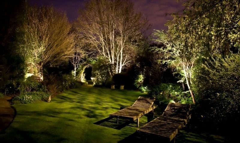 LED Beleuchtung im Garten kreative Gartengestaltung