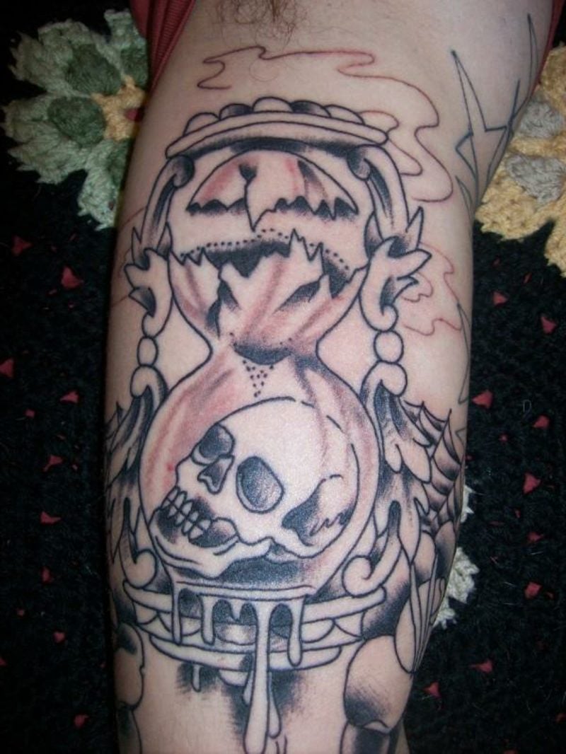 Sanduhr Tattoo Skull