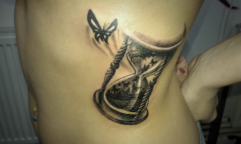 Sanduhr Tattoo butterfly