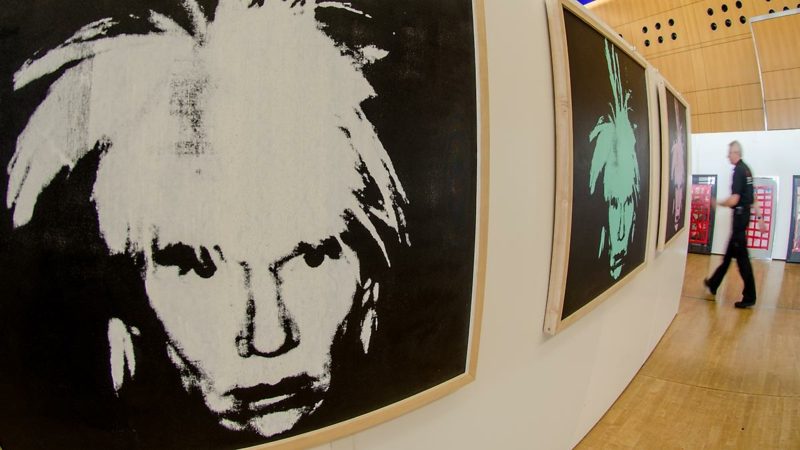 Selbstporträts des Künstlers Andy Warhol-resized