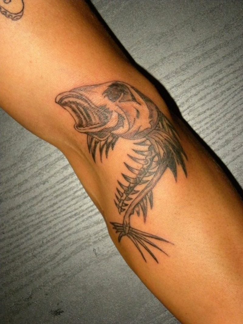 fisch tattoo fish skeleton
