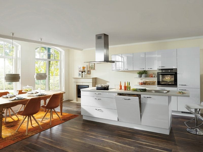Küche mit Kücheninsel modernes Design
