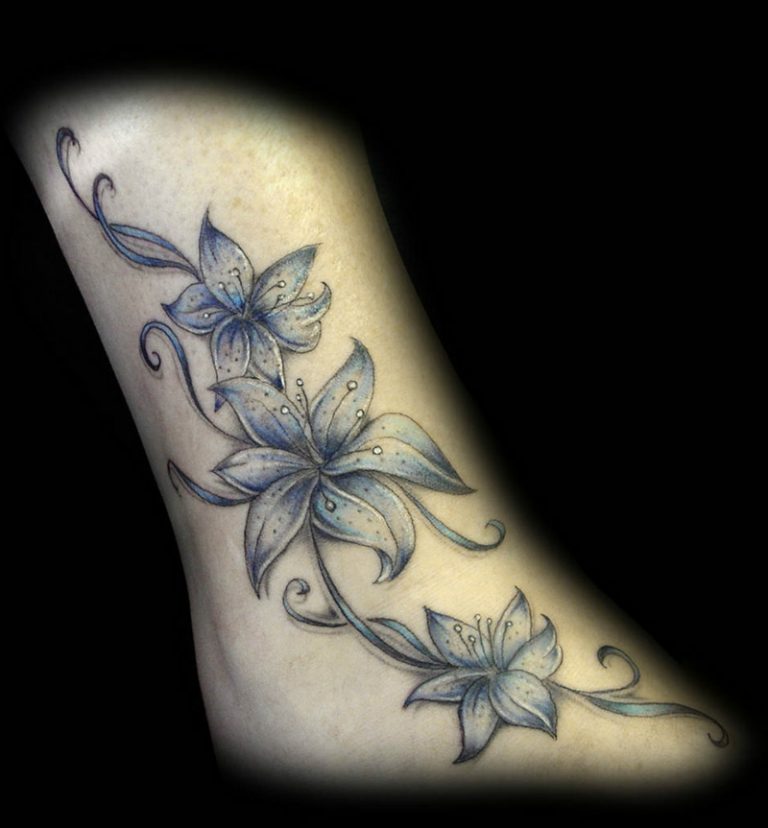 Lilien Tattoo Oberarm