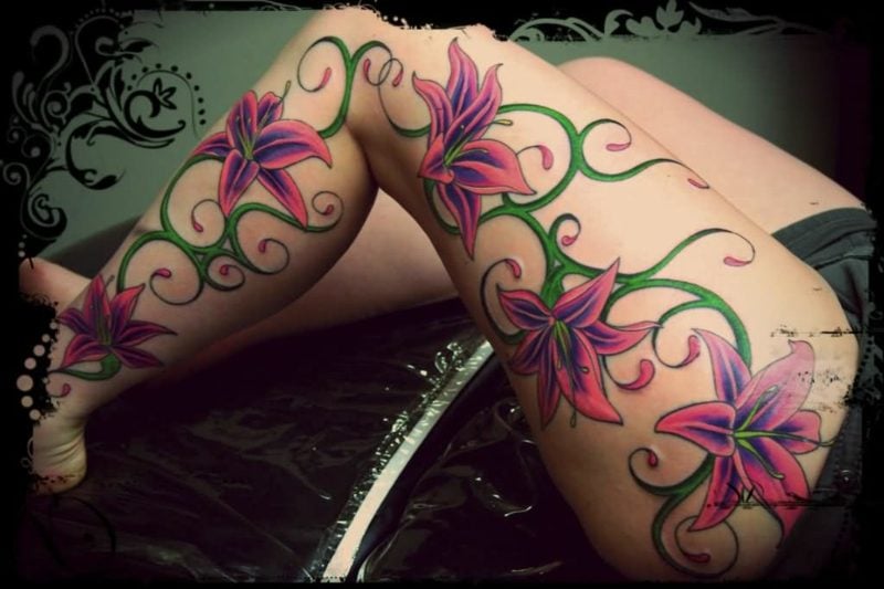 Lilien tattoo am Bein Tiger Lilie