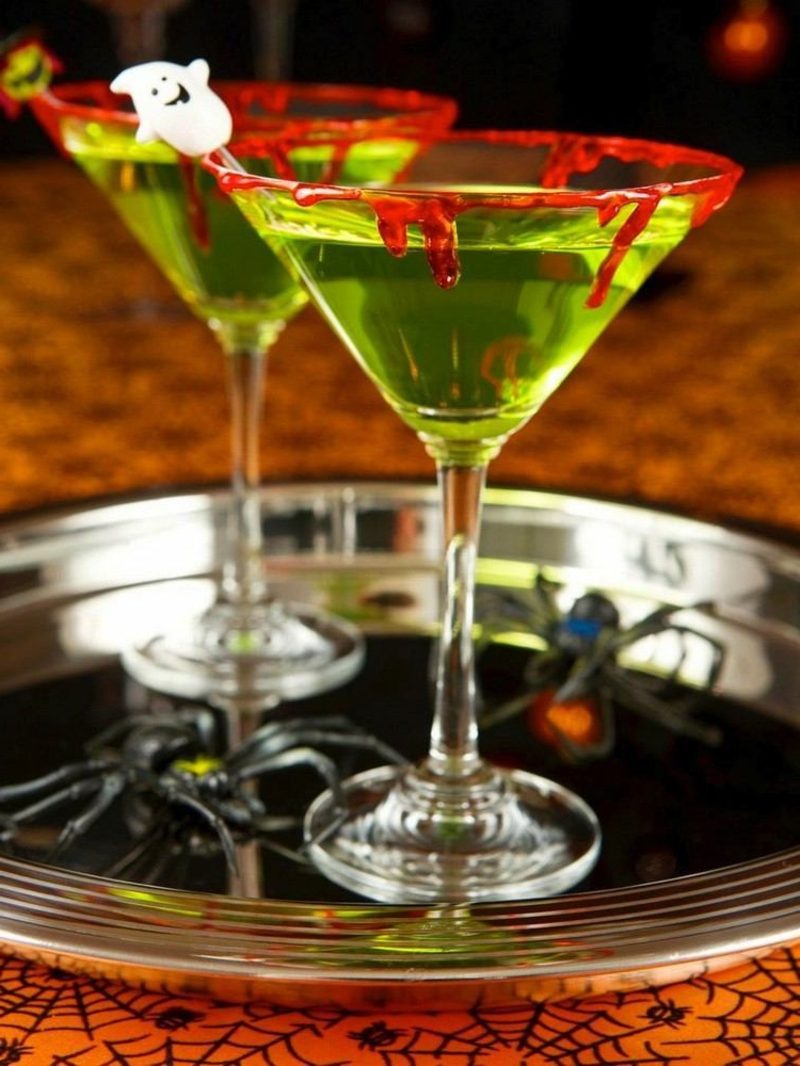 Martini Gläser mit Kunstblutrand