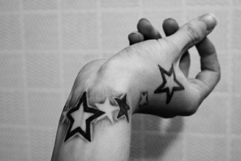 Stern Tattoo Hand