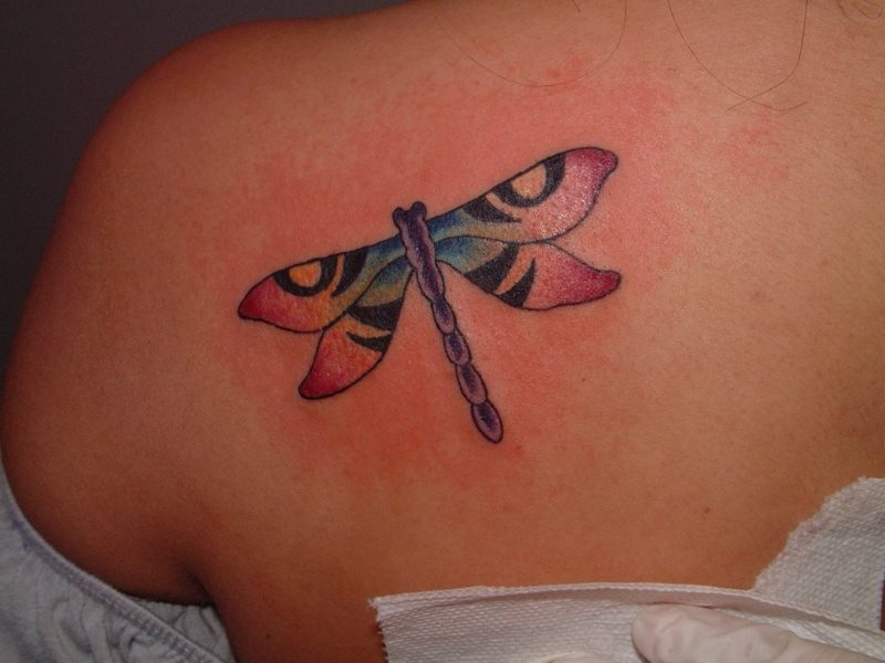 Libelle Tattoo farbig