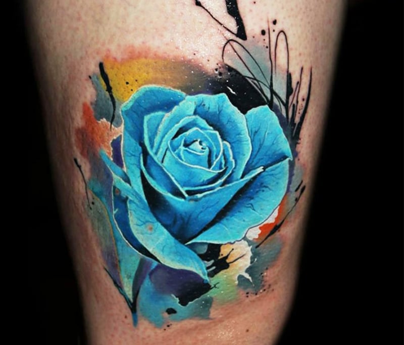 blaue Rose Tattoos für Frauen