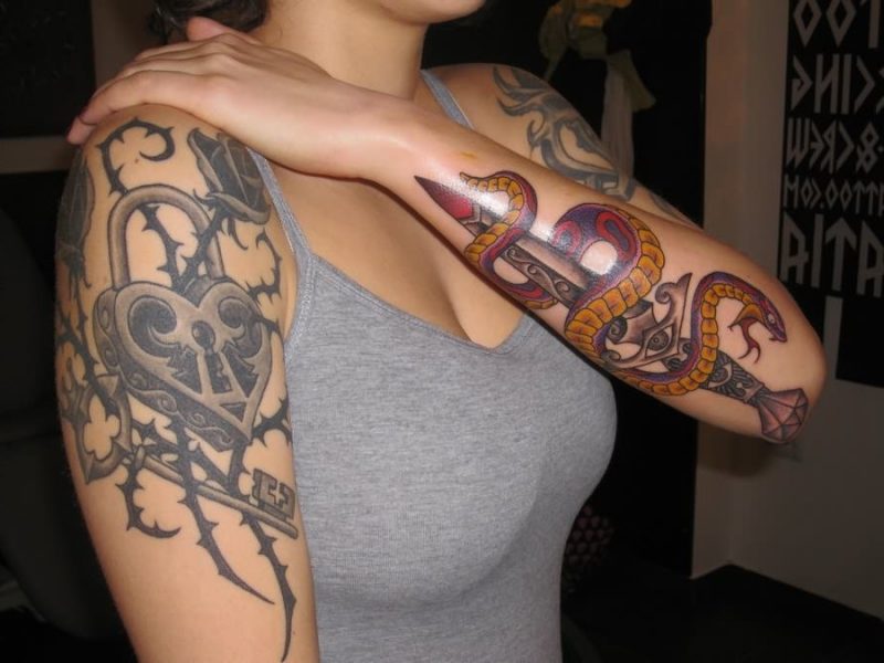 Schlangen Tattoo Frauen Design 