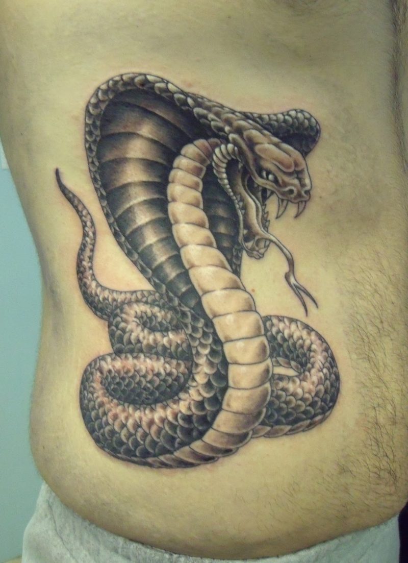 Schlangen Tattoo Königskobra 