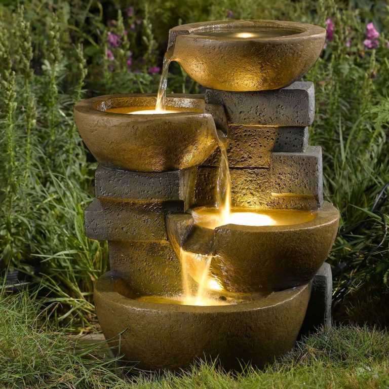 Stein Gartenbrunnen 17 Ideen für echten Gartenhingucker Deko