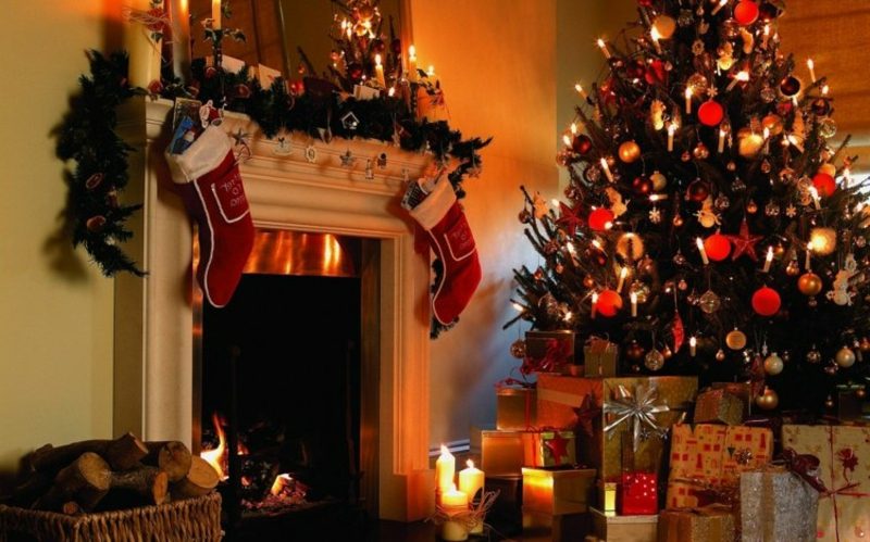 Weihnachtsbäume kaufen feierliche Atmospäre zu Hause schaffen