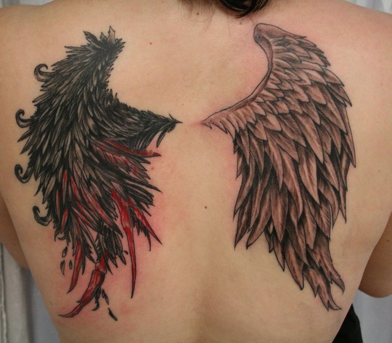 Das beliebte Tattoo von Teenagern Engelsflügel Vorlagen und