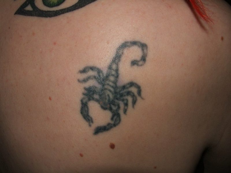 tattoo sternzeichen skorpion