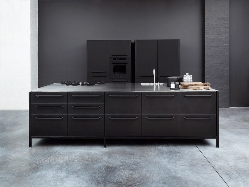 elegante modulare Küche im Schwarz