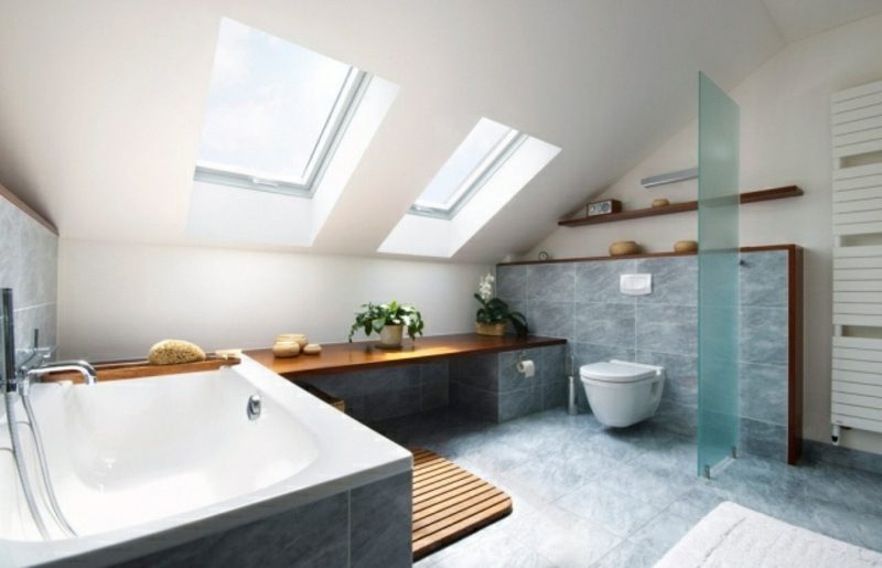 Luxus Badezimmer mit Dachschräge modernes Design