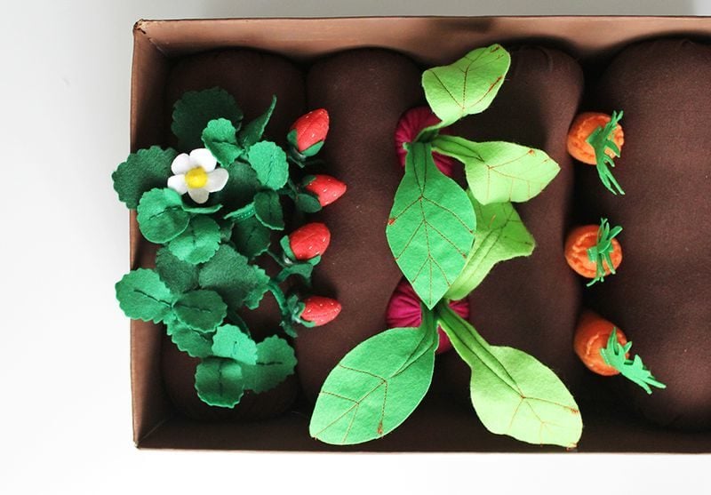 Spielzeuge aus Filzstoff - DIY Anleitung für Garten Box