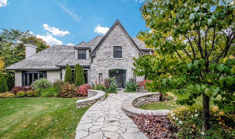 Im Luxushaus wohnen - der Traum von vielen Leuten auf der Welt