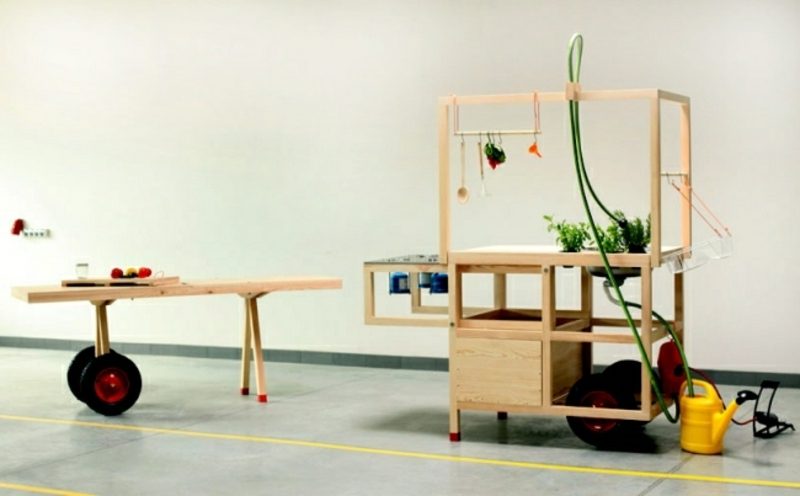 mobile Küche Holz und Edelstahl modernes und praktisches Design