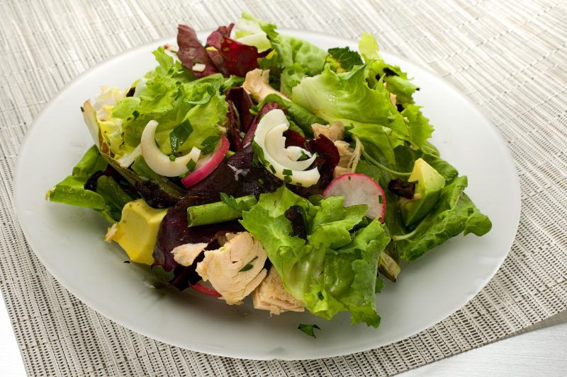 Käsefondue Beilagen: Grüner Salat!