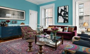 Orientteppich im Wohnzimmer originelle Einrichtunhg himmelblaue Wandfarbe