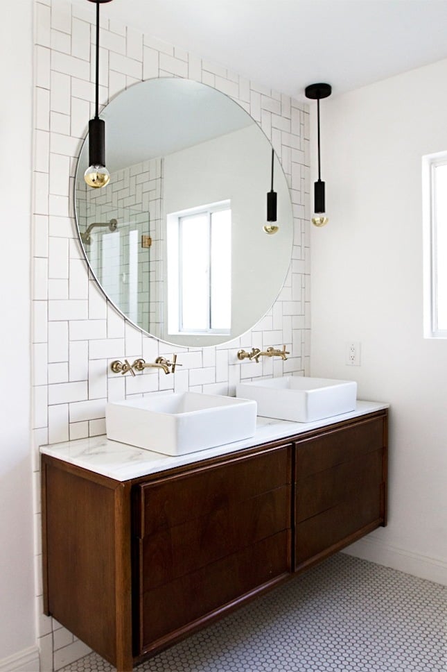 hängelampe badezimmer ideen weiß spiegel modernes bad ideen