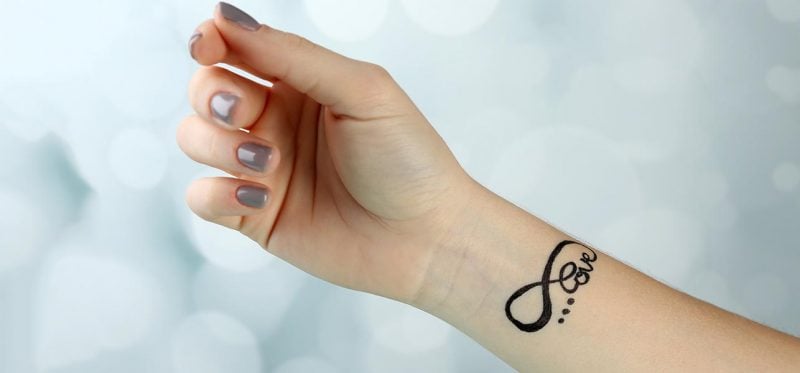 kleine tattoos für frauen coole tattoo ideen tattoo schrift 