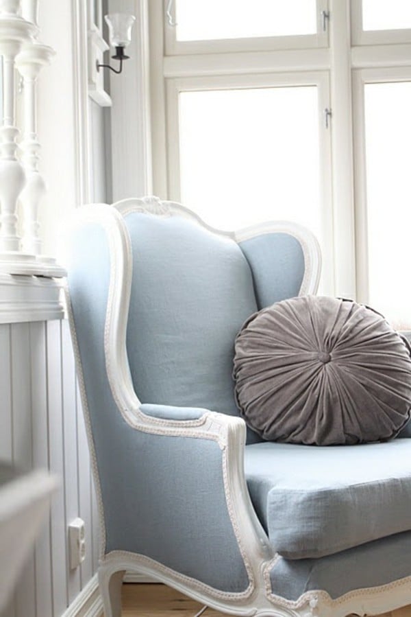 möbel landhausstil weiß blau kombination sessel stuhl kissen