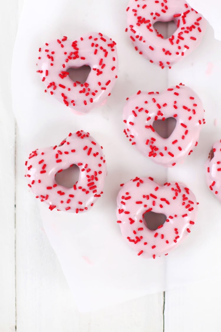 Warum nicht etwas Süßes zum Valentinstag? Valentinstag 2016 Donuts 