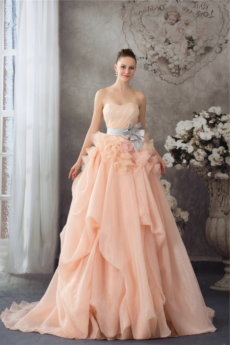 Tolle Ideen F r Die Hochzeit Brautkleid In Apricot Farbe