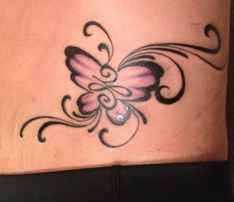 Tattoo Schmettrling abstrakt schwarz und lila