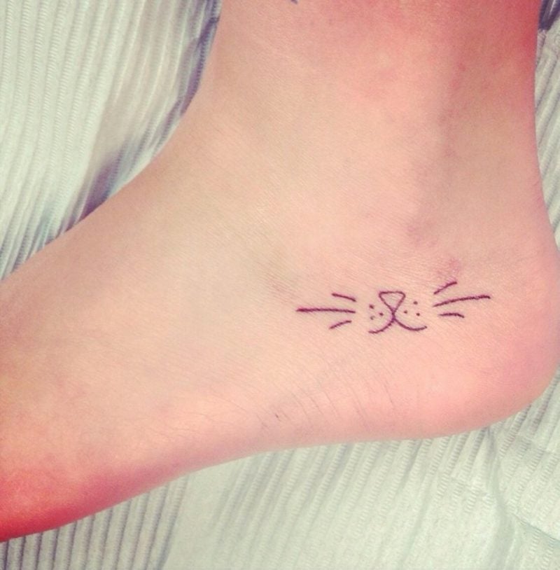 kleine Tattoos Motive Katze Maul Schnurren