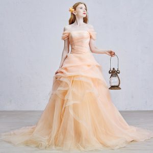 Tolle Ideen für die Hochzeit: Brautkleid in Apricot Farbe