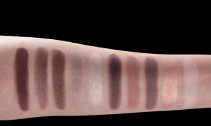 farbe-taupe-en-taupe-eyeshadow-palette-l-04