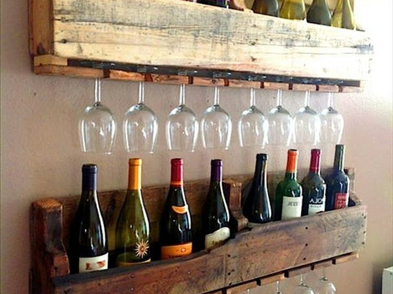 regal-aus-paletten-weinregal