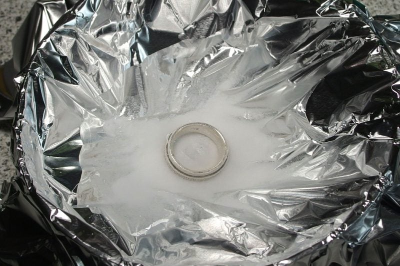 Silber reinigen mit Alufolie Ring