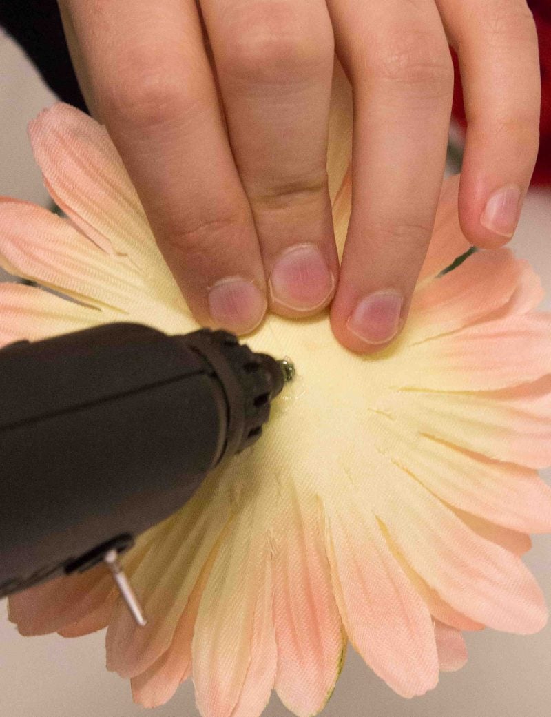 Haarschmuck Blumen: Gerbera Haarsprange selber machen